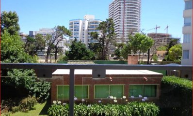 Alquiler y venta de apartamento en la brava, 1 dormitorio, baño, cerca del mar.