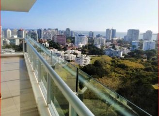 Venta de apartamento en la Brava, 4 dormitorios, 5 baños, piscina, balcon, gran vista.