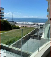 Venta de apartamento en la Peninsula, nuevo a extrenar, 1dormitorio, 1 baño, living, comedor, cocina, estacionamiento, piscina, gran vista al mar.