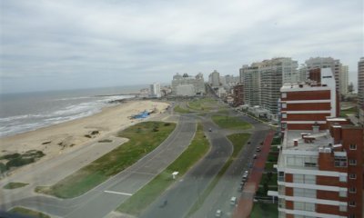 Alquiler en Brava, 3 dormitorios, 2 baños, terraza, gran vista
