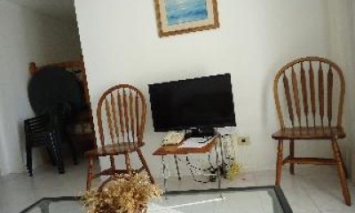Venta y alquiler en la Brava, 1 dormitorio y medio, baño, terraza, con todos los servicios.