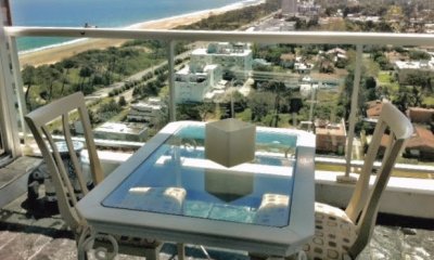 Venta y alquiler de apartamento en la Mansa, 2 dormitorios, 2 Baños, servicios y gran Vista.