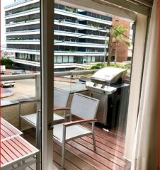 Venta de apartamento en la Peninsula, 3 dormitorios, 2 baños, planta baja y cerca del mar.