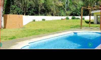 Venta de apartamento en la brava, 2 dormitorios, 2 baños, piscina, servicios.