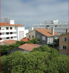 Venta de apartamento en la Peninsula, 1 dormitorio, baño, buena vista y buen edificio.