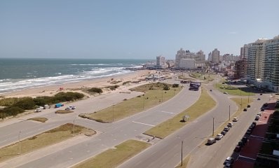 Venta de apartamento en la brava, 1 dormitorio, baño, piscina, la mejor vista al mar.