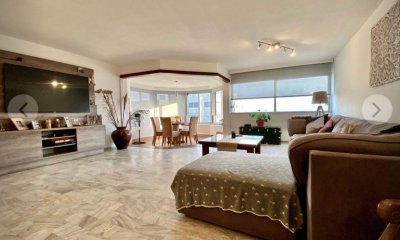 Venta de apartamento en la Roosevelt, 3 dormitorios, 2 baños, mas servicio con baño, pileta, aminities completos.