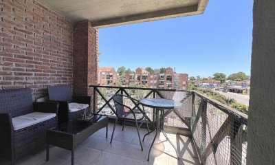 Venta de apartamento en Maldonado, de 2 dormitorios, baño, balcon.