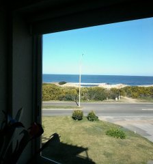 Venta y alquiler de apartamento en la brava, gran piso frente al mar, 3 dormitorios, 3 baños, balcon terraza.