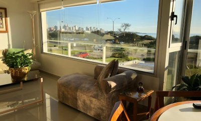 Venta de apartamento en la Mansa, 3 dormitorios, 3 baños, balcon, buena vista.