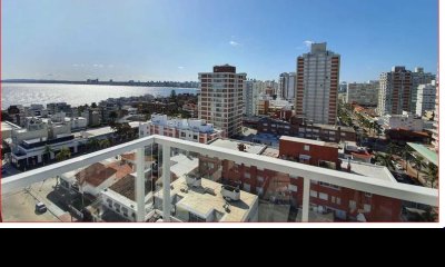 Venta y alquiler de apartamento en la Peninsula, 2 dormitorios, 2 baños, buena vista.