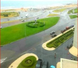 Venta y alquiler de apartamento en la brava, 3 dormitorios, 2 baños, muy buena vista.