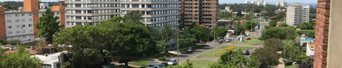 Venta de apartamento en el centro de Maldonado Centro, 3 dormitorios, 2 baños, terraza.