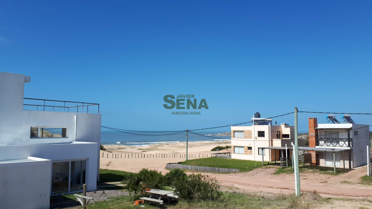 Venta de casa de 2 plantas en punta del diablo con vista. - GoPunta - Portal Inmobiliario de Punta del Este - Maldonado
