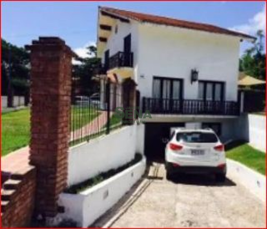 Alquiler de casa en la Mansa, 5 dormitorios, 4 baños, muy buen lugar y cerca del mar.