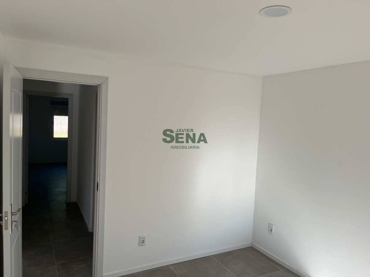 Venta de casa ph de 2 dorm, 2 baño, con idea de otra construcción - GoPunta - Portal Inmobiliario de Punta del Este - Maldonado