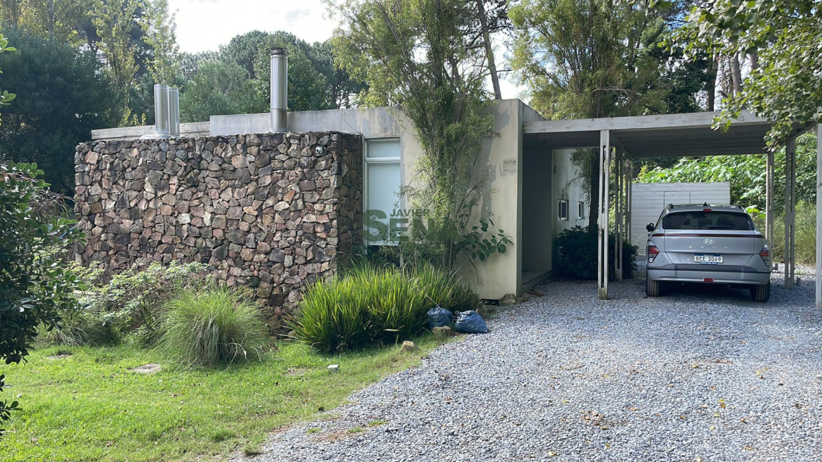Venta de casa Club del Lago, 2 dormitorios, 2 baños, con piscina lindo parque.