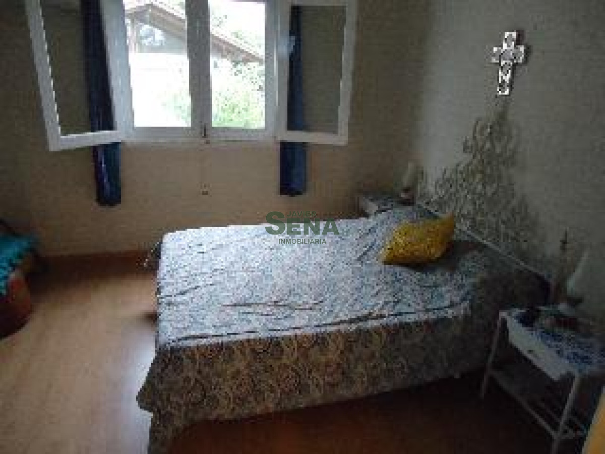 Venta de casa en Cantegril, 3 dormitorios, 2 baños, gran parque, bien puesta, tambien para comercio. - GoPunta - Portal Inmobiliario de Punta del Este - Maldonado