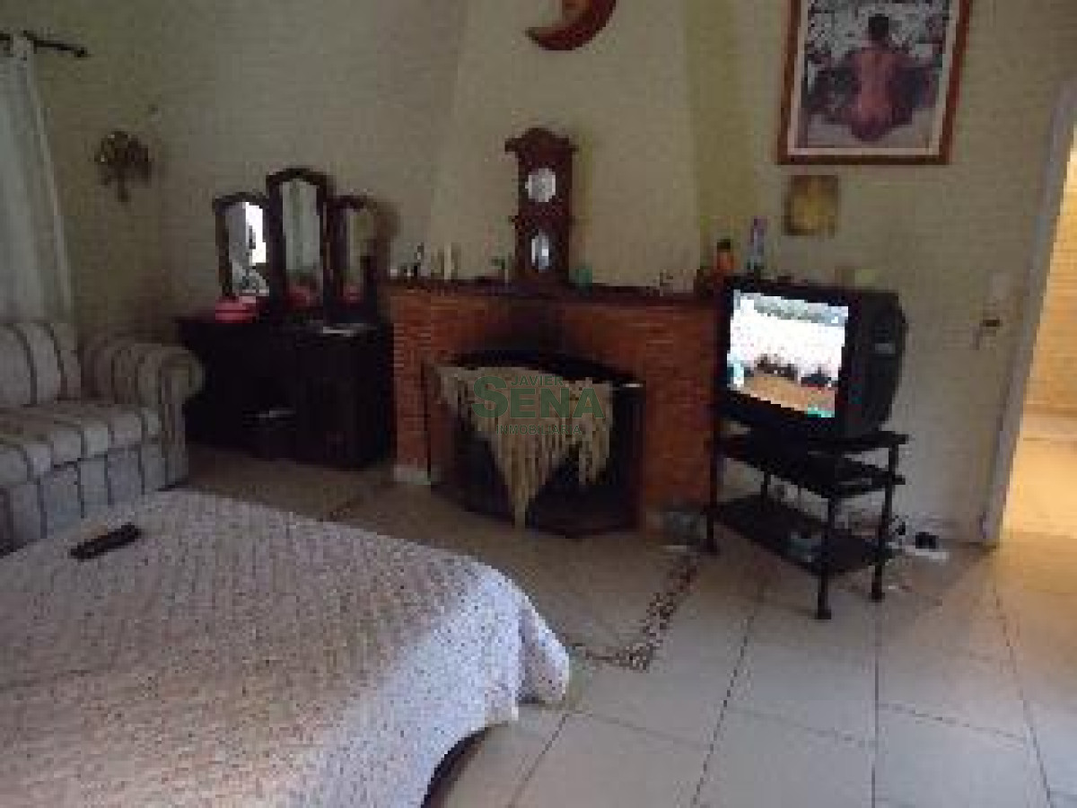 Venta de casa en Cantegril, 3 dormitorios, 2 baños, gran parque, bien puesta, tambien para comercio. - GoPunta - Portal Inmobiliario de Punta del Este - Maldonado