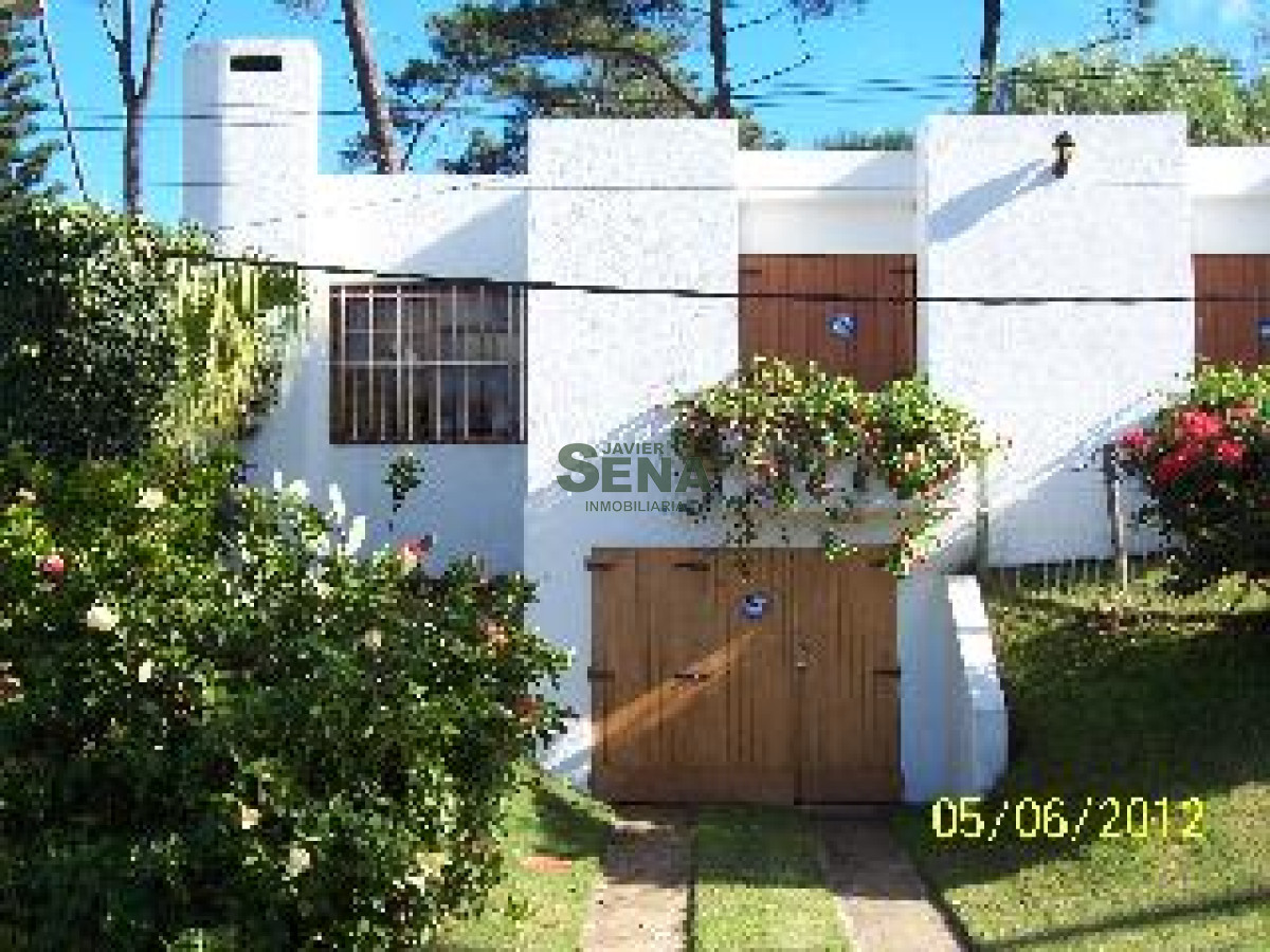 Alquiler en Pinares, 3 dormi, 2 baños, lindo parque, cerca del mar.