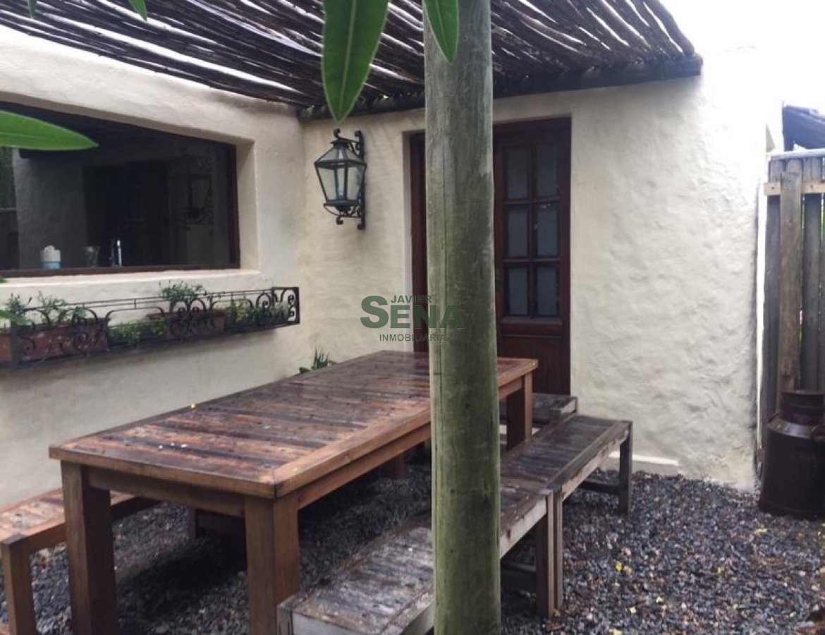 Venta y alquiler de casa en la La Barra, 4 Dormitorios y amplios Ambientes - GoPunta - Portal Inmobiliario de Punta del Este - Maldonado