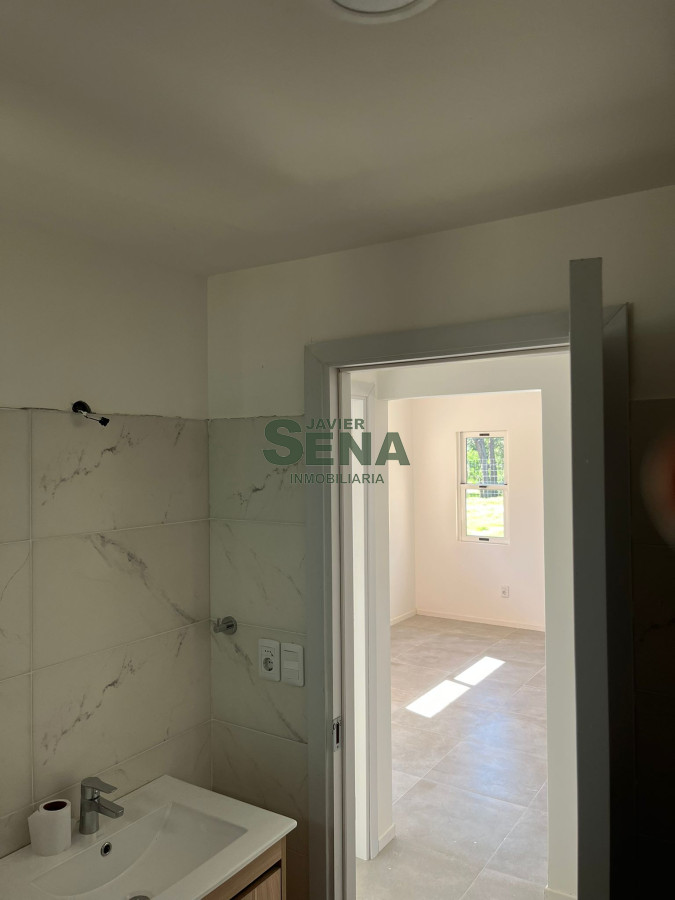 Venta de casa ph de 2 dorm, 2 baño, con idea de otra construcción - GoPunta - Portal Inmobiliario de Punta del Este - Maldonado
