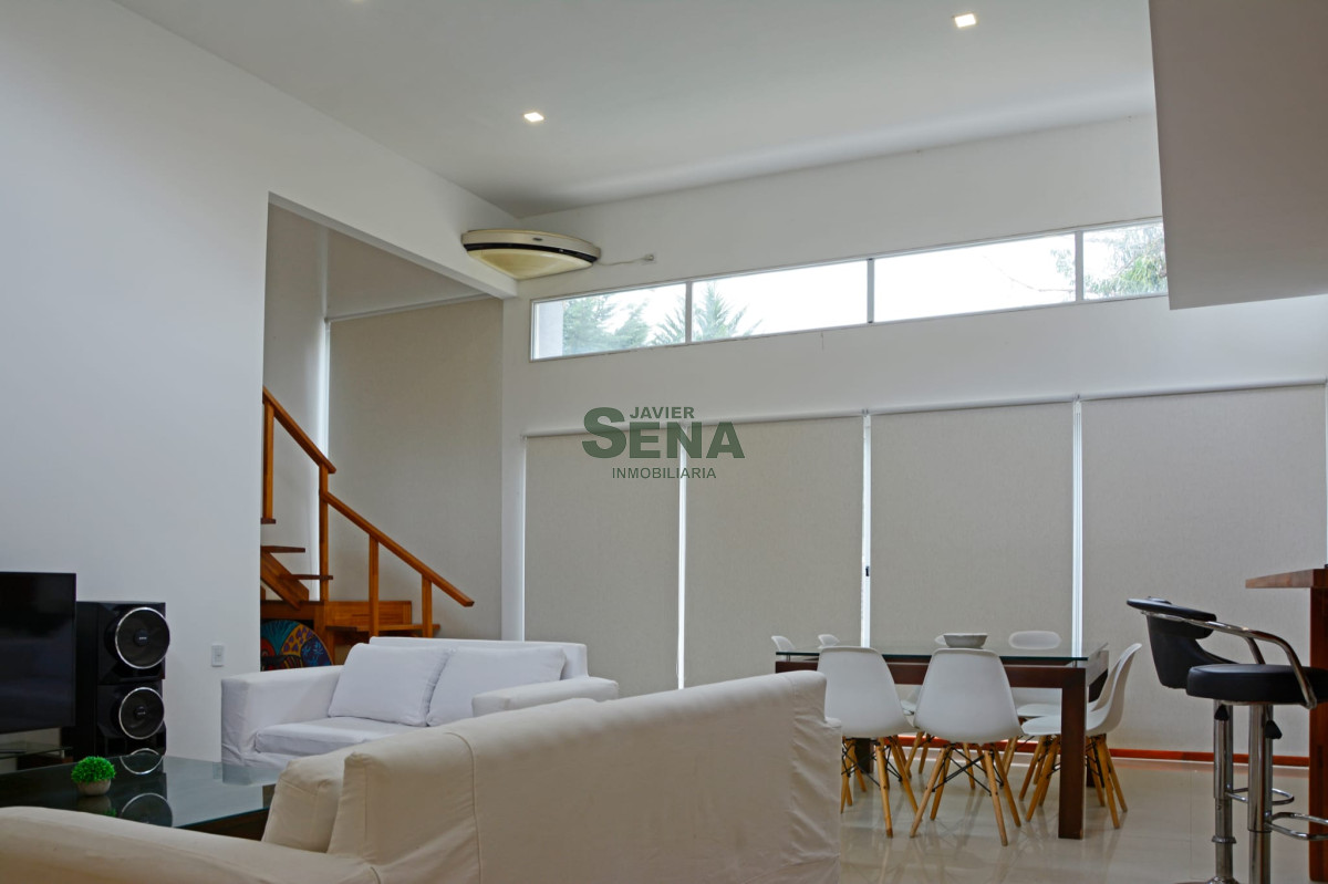 Venta de casa en Bervely Hill, 3 dormitorios, 3 baños, gran parque. - GoPunta - Portal Inmobiliario de Punta del Este - Maldonado