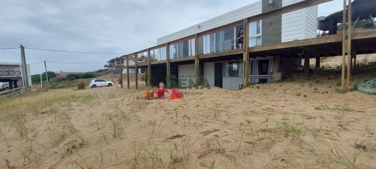Venta de casa de 2 plantas en punta del diablo con vista. - GoPunta - Portal Inmobiliario de Punta del Este - Maldonado