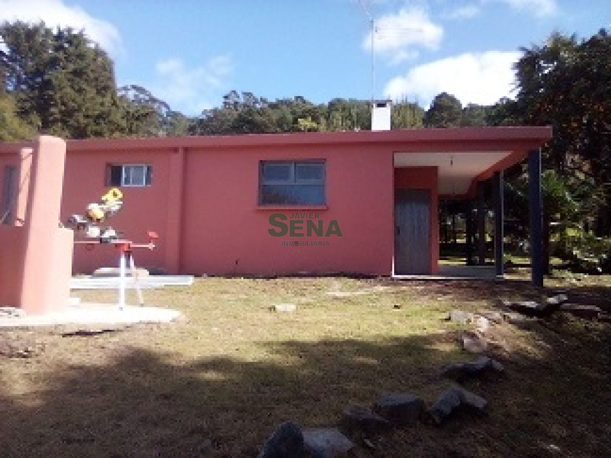 Venta de casa en Punta Ballena, 3 dormitorios con amplio parque a metros de Arboretum y Punta Ballena - GoPunta - Portal Inmobiliario de Punta del Este - Maldonado