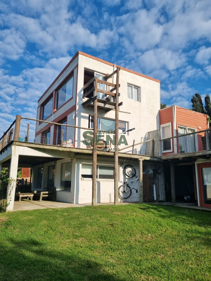Venta de casa  en Brio Buenos Aires, 4 dormitorios, 3 baños, de dos plantas con hermosa vista desde todas las habitaciones. - GoPunta - Portal Inmobiliario de Punta del Este - Maldonado