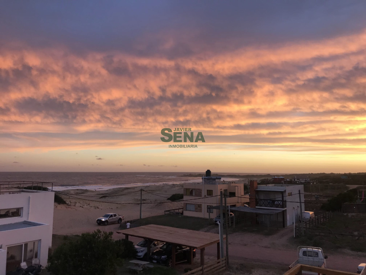 Venta de casa de 2 plantas en punta del diablo con vista. - GoPunta - Portal Inmobiliario de Punta del Este - Maldonado