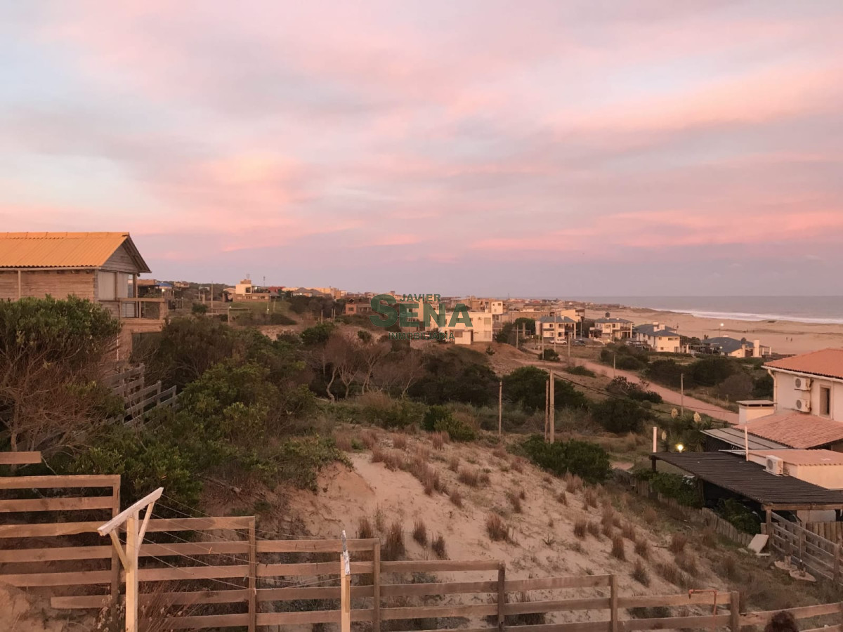 Venta de casa de 2 plantas en punta del diablo con vista. - GoPunta - Portal Inmobiliario de Punta del Este - Maldonado