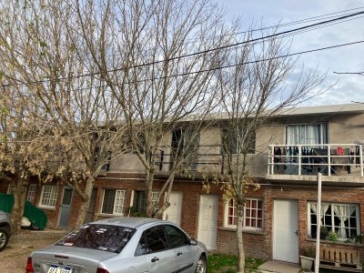 Alquiler de casa y apartamentos en San Fernando, en planta baja, 2 dormitorios y medio, baño, cómodos e independientes, patio con parrilla.