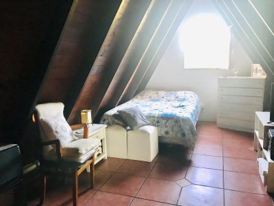 Venta de casa en Carrasco, 4 dormitorios, 2 baños, buen lugar para vivir. 