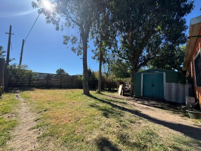 Venta de casa en el Chorro, de 2 dormitorios, baño, cerca del mar.