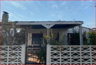 Venta de casa en el cerro pelado, 2 dormitorios, baño, cerca de todo.