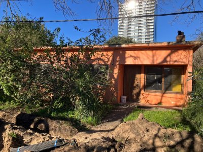 Venta de casa en la Loma, para reciclar ubicada próxima al nuevo shopping.