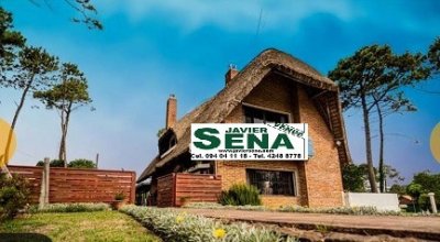 Venta de casa ideal para instalar clínica o emprendimiento en Barrio Cordoba.