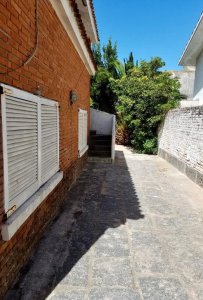 Alquiler casa en la Peninsula, 2 dormitorios, 2 baños, buen lugar.