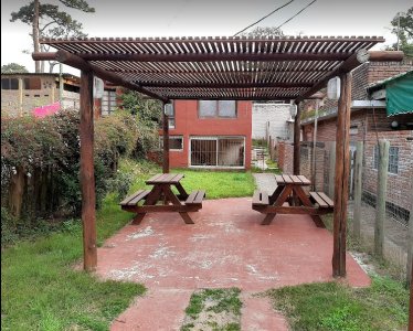 Alquiler de casa en Cantegril, 1 dormitorio, baño, cerca de todo.