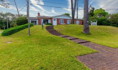 Alquiler de casa en san rafael con 5 dorm piscina a una cuadra de la playa
