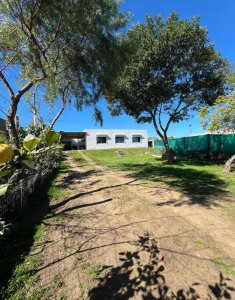 Venta de casa en Jardines de Acuario, 1 dorm, baño, apta para Banco