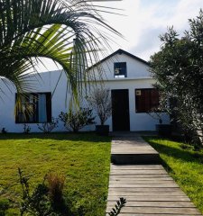 Venta de casa en la Juanita, 3 dormitorios, 2 baños, lindo lugar.