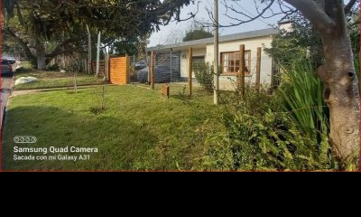 Venta de casa en las Delicias, 2dormitorios, 1 baños, buen terreno cerca del mar., mas apto completo.
