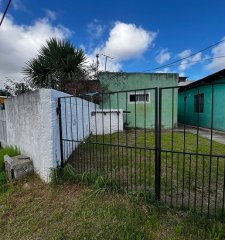 Venta de casa Maldonado mas apto, 4 dormitorios, 2 baños.