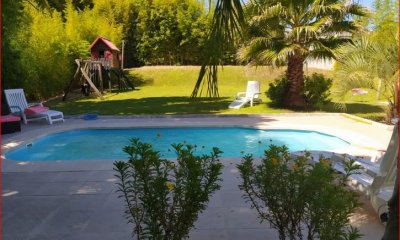 Alquiler de casa en la Mansa, 4 dormitorios, 3 baños, piscina, cerca del mar.
