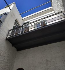 Venta de casa en Montevideo, 9 dormitorios, 4 baños, buen negocio.