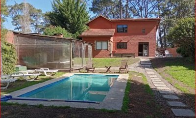 Alquiler y venta en la Mansa, 4 dormitorios, 2 baños, piscina, lindo parque.
