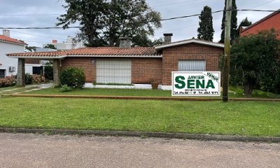 Venta de casa Barrio Cordoba, 4 dormitorios, 4 baños con gran parque