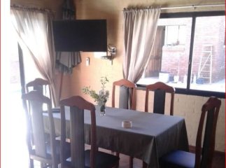 Alquiler de casa en Pinares, 4 dormitorios, 3 baños, piscina, parque, cerca del mar.